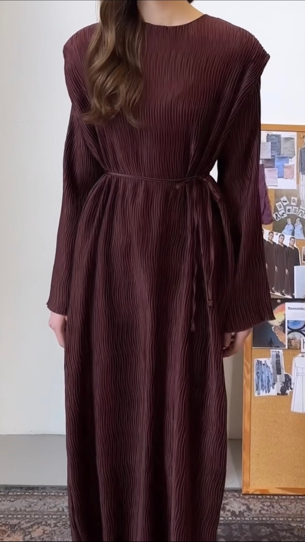 Elevate your wardrobe with our Maxi Dress in reddish brown