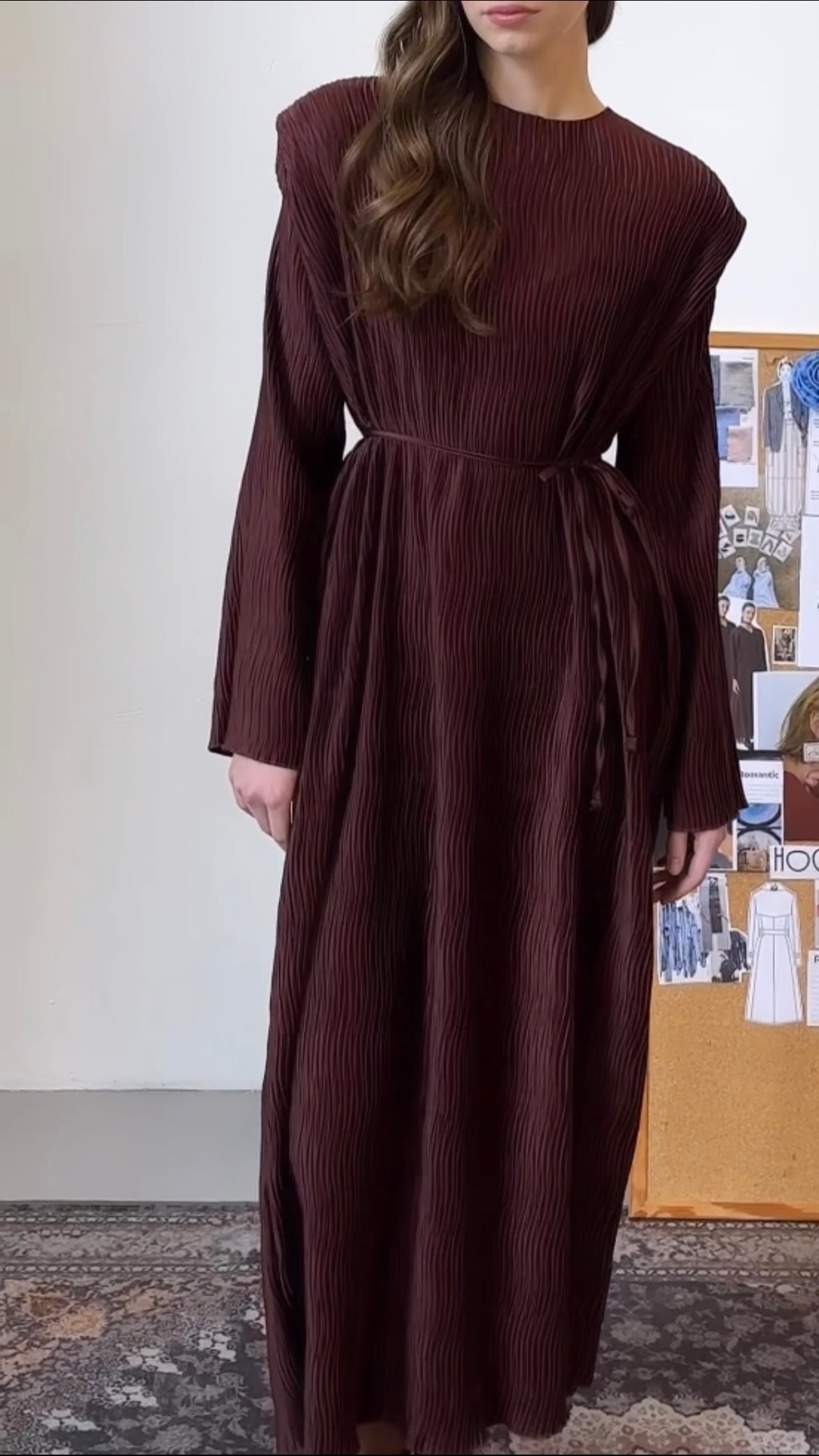 Elevate your wardrobe with our Maxi Dress in reddish brown